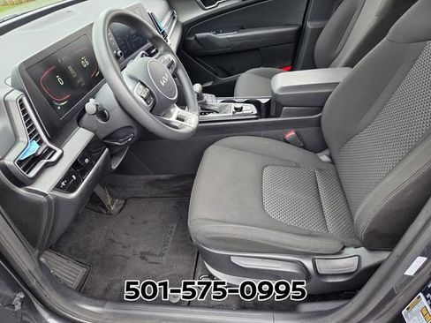 Used 2025 Kia Sportage LX FWD image 10