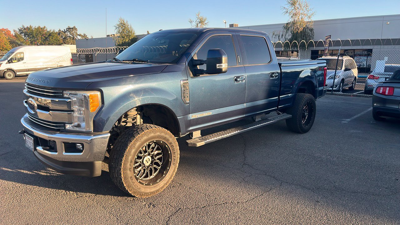 Used 2017 Ford F250 Lariat w/ Lariat Value Package AWD/4WD image 1