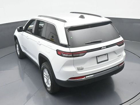 Used 2025 Jeep Grand Cherokee Laredo image 46