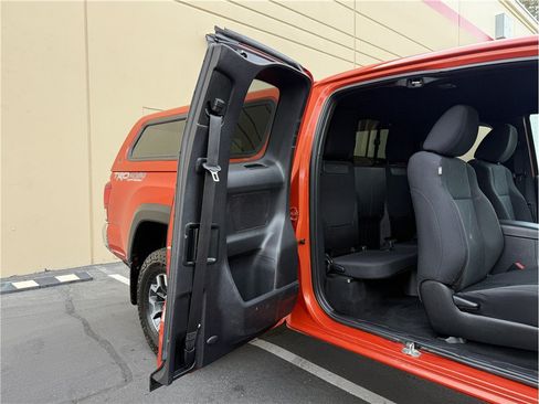Used 2016 Toyota Tacoma TRD Off-Road w/ Towing Package AWD/4WD image 18