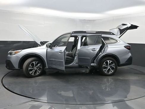 Used 2022 Subaru Outback Limited image 45