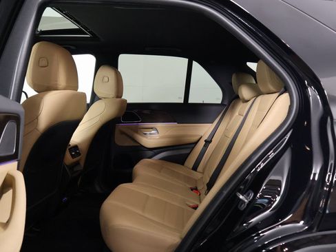 Used 2024 Mercedes-Benz GLE 450 4MATIC image 11