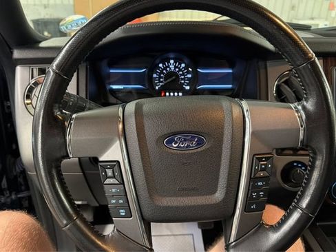 Used 2015 Ford Expedition Max Platinum AWD/4WD image 16