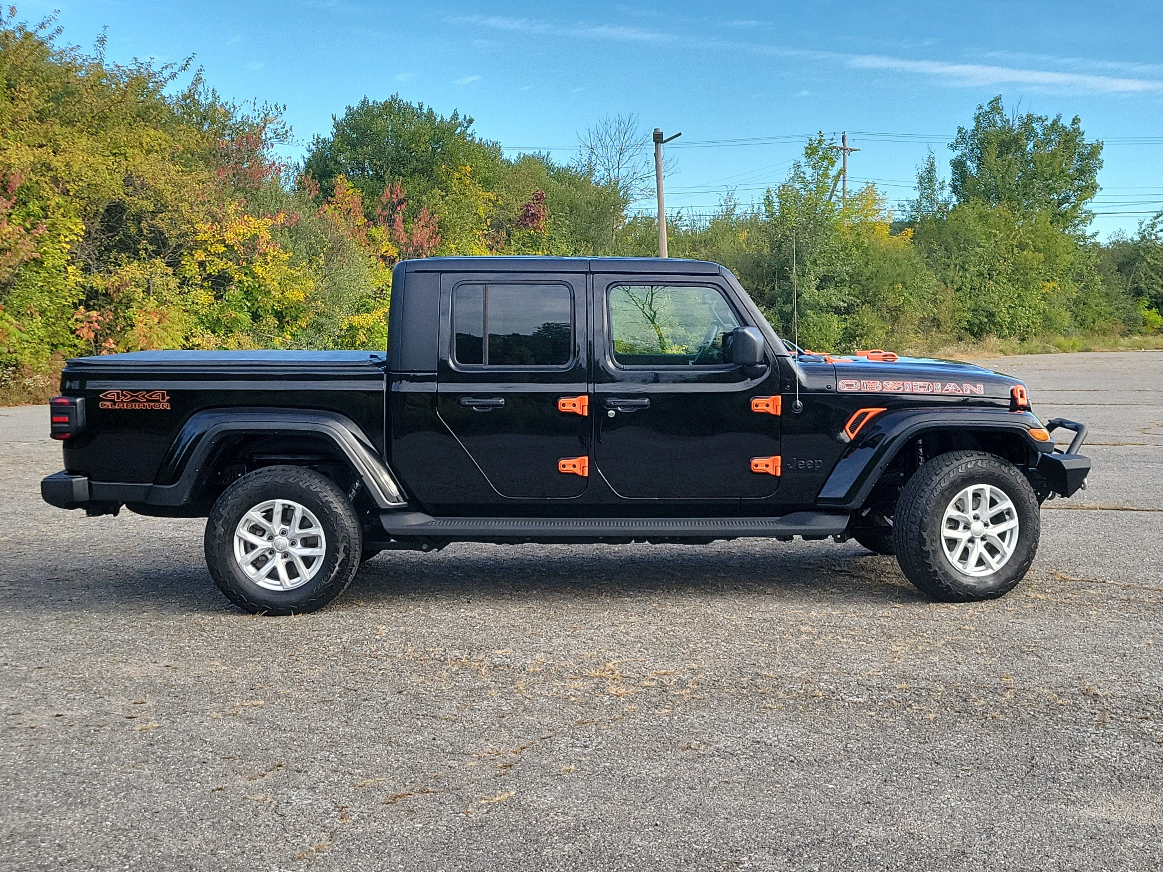 Used 2023 Jeep Gladiator Sport AWD/4WD image 4