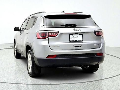 Used 2018 Jeep Compass Latitude w/ Popular Equipment Group AWD/4WD image 6