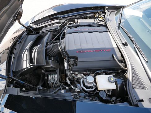 Used 2019 Chevrolet Corvette Stingray Coupe w/ Z51 1LT RWD image 44