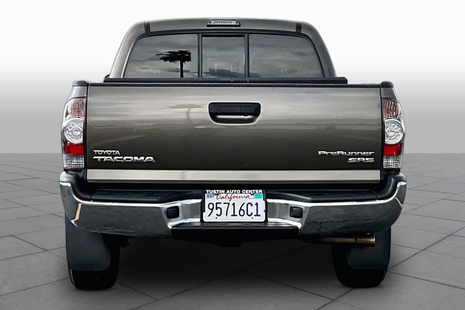 Used 2011 Toyota Tacoma PreRunner w/ SR5 Pkg #2 RWD image 4