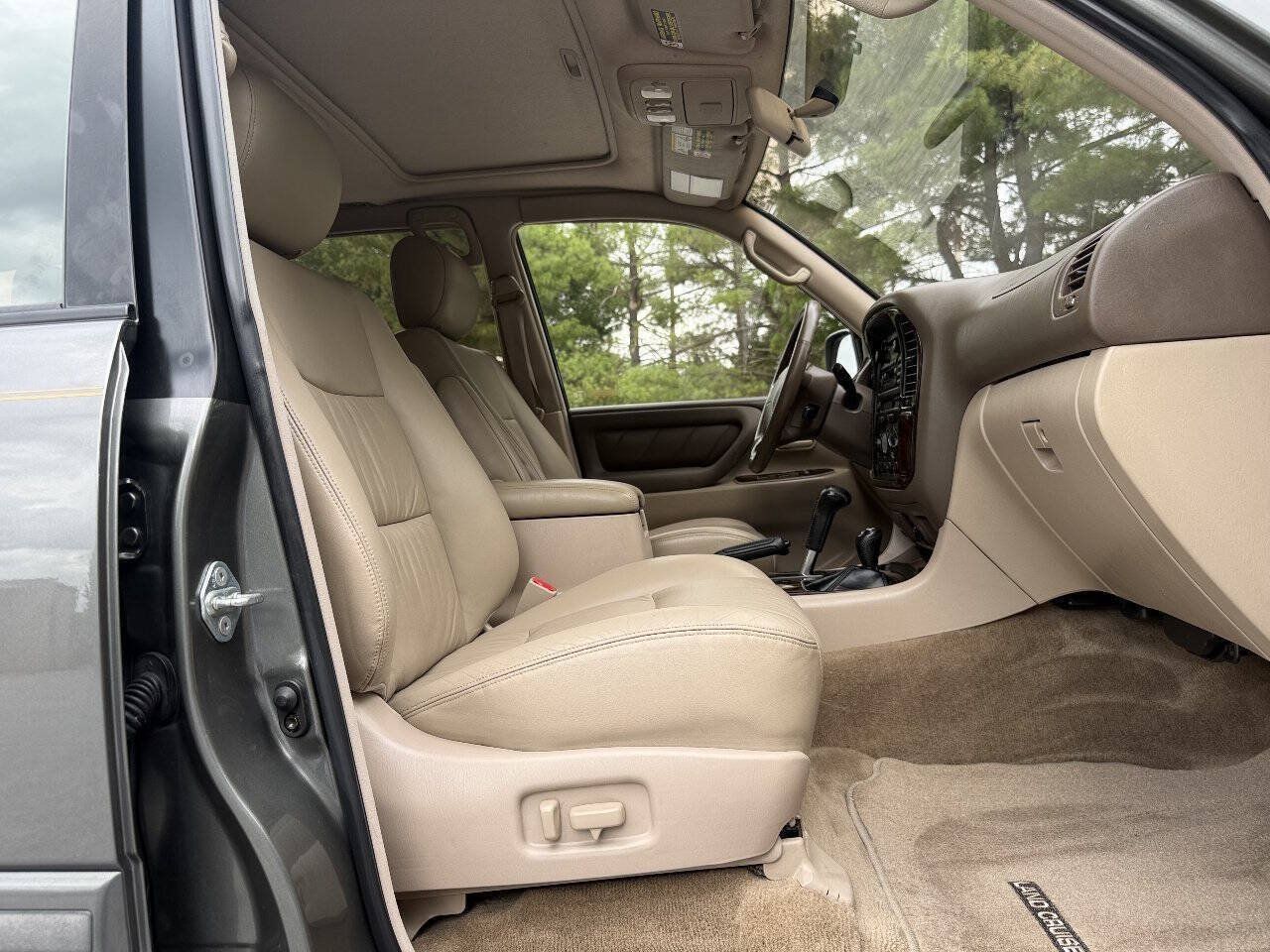 Used 2000 Toyota Land Cruiser AWD/4WD image 89