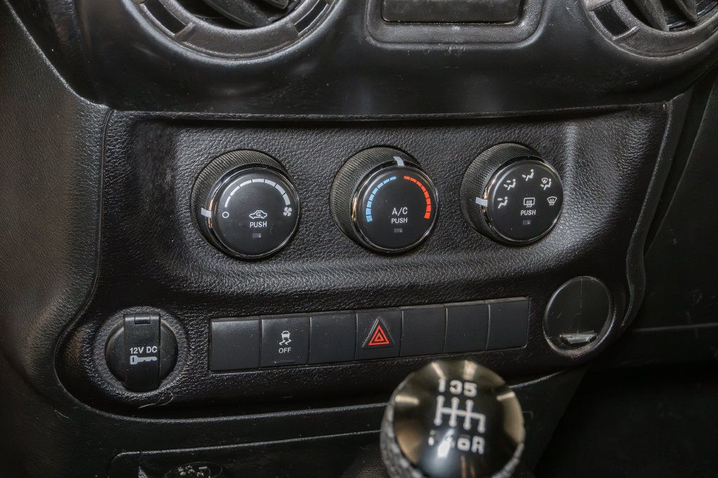 Used 2015 Jeep Wrangler Sport AWD/4WD image 13