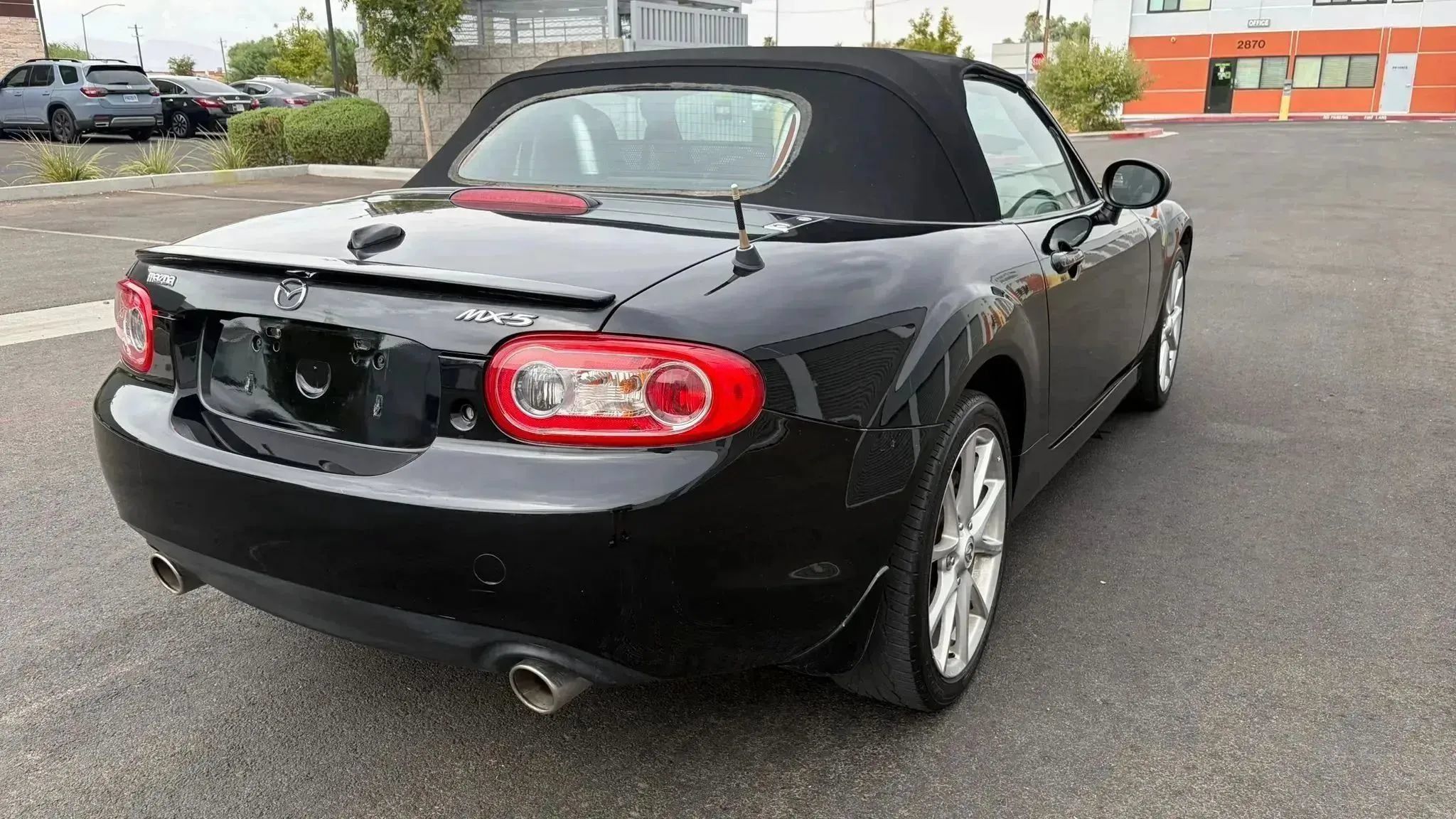 Used 2009 MAZDA MX-5 Miata Grand Touring w/ Premium Pkg RWD image 5
