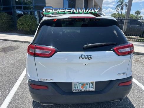 Used 2016 Jeep Cherokee Latitude w/ Comfort/Convenience Group FWD image 6