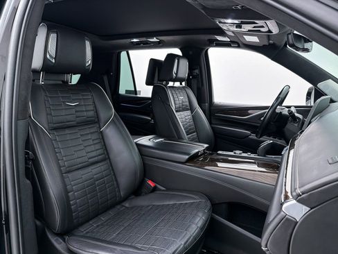 Used 2021 Cadillac Escalade Sport Platinum w/ Heavy-Duty Trailer Package image 45