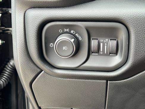 New 2024 RAM 5500 Laramie image 32