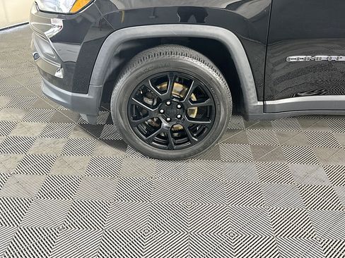 Used 2022 Jeep Compass Latitude AWD/4WD image 11