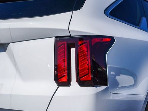 New 2026 Kia Sorento S FWD image 8