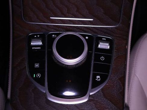 Used 2019 Mercedes-Benz GLC 300 4MATIC image 24
