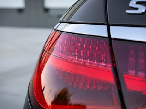 Used 2023 Mercedes-Benz S 500 4MATIC w/ AMG Line image 12