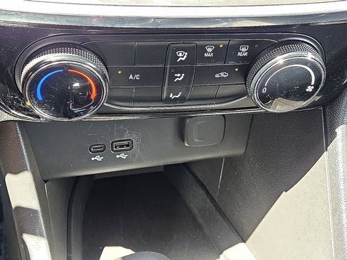 Used 2024 Buick Encore GX Sport Touring FWD image 24