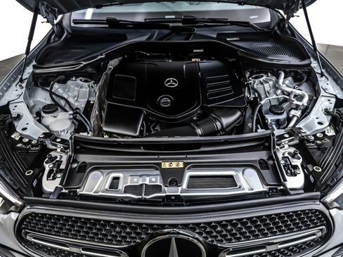 Certified 2025 Mercedes-Benz GLC 300 4MATIC image 12