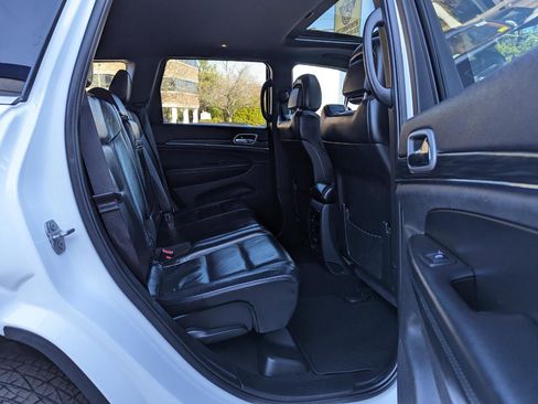 Used 2019 Jeep Grand Cherokee Limited AWD/4WD image 36