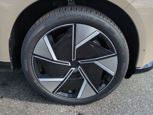 New 2025 Volvo EX90 Ultra image 11