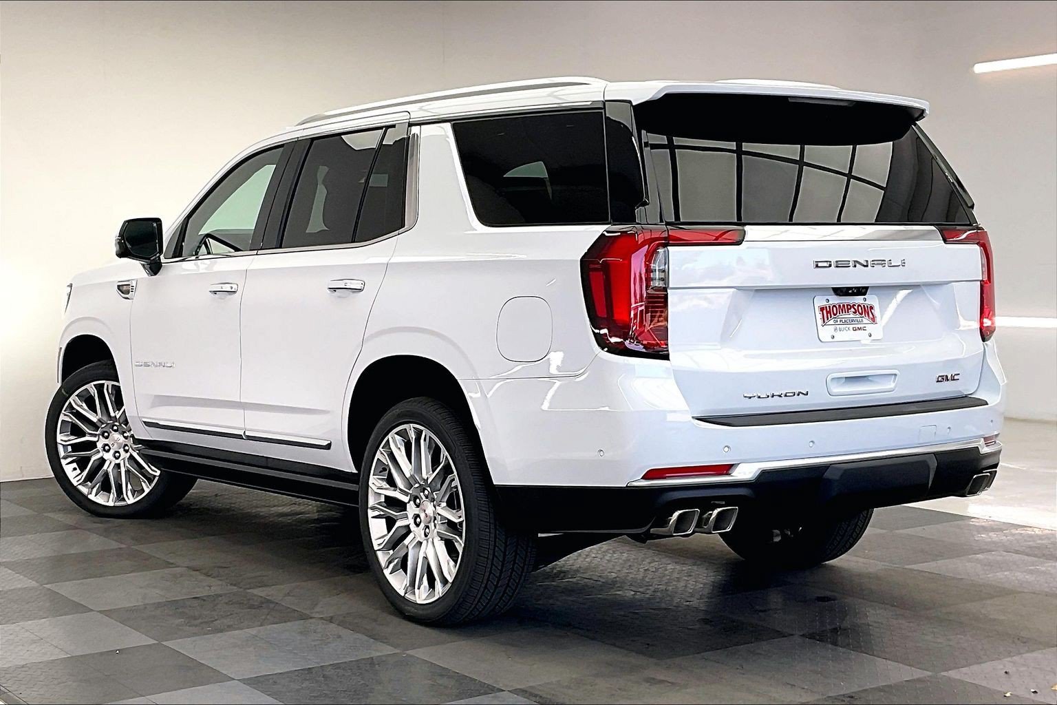 New 2026 GMC Yukon Denali w/ Denali Reserve Package AWD/4WD image 2