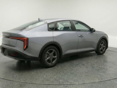 Used 2025 Kia K4 LXS image 9