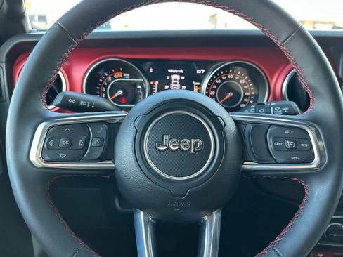 Used 2023 Jeep Wrangler Unlimited Rubicon image 24