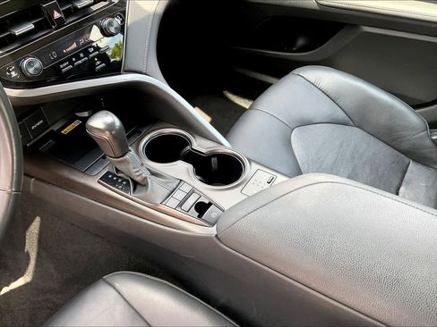Used 2024 Toyota Camry XSE FWD image 16