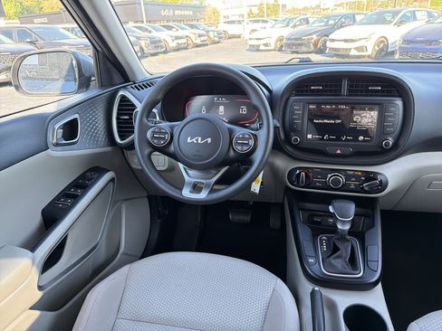 Used 2024 Kia Soul LX FWD image 20