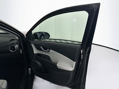 Used 2023 Hyundai Kona SE w/ Cargo Package image 29