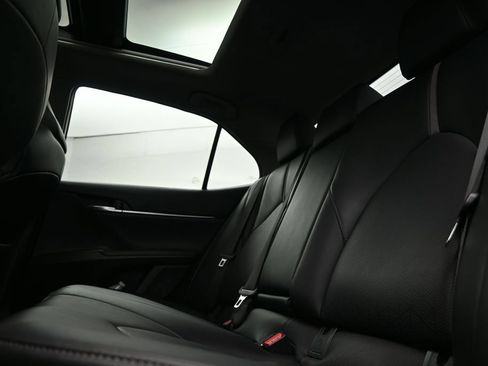 Used 2022 Toyota Camry XSE FWD image 12