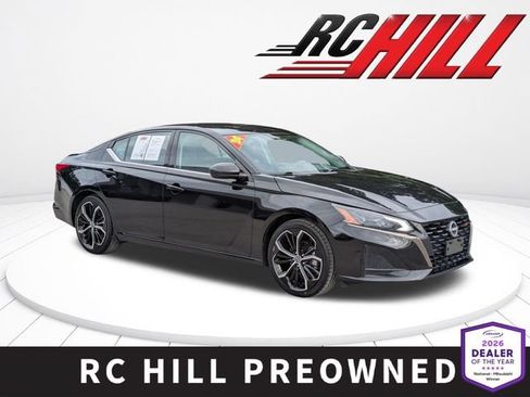 Used 2024 Nissan Altima 2.5 SR FWD image 1