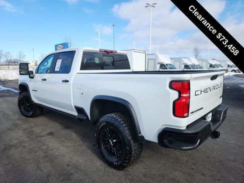 Used 2025 Chevrolet Silverado 2500 ZR2 w/ Technology Package image 6