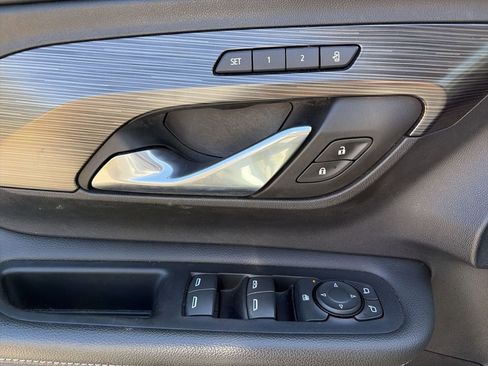 Certified 2023 GMC Terrain SLT FWD image 28