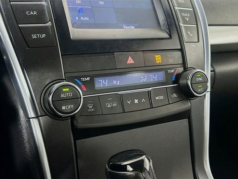 Used 2015 Toyota Camry SE FWD image 22