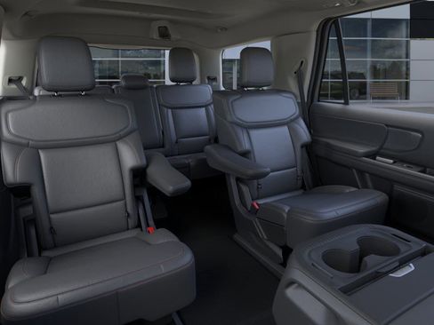 New 2025 Ford Expedition Active image 33