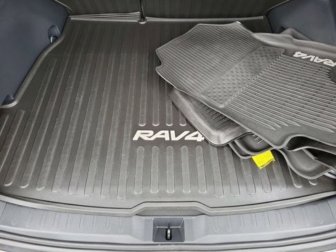 Used 2024 Toyota RAV4 XSE AWD/4WD image 14