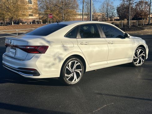 Used 2025 Volkswagen Jetta SEL image 20