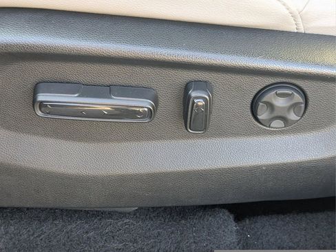 Used 2020 Honda CR-V Touring image 30