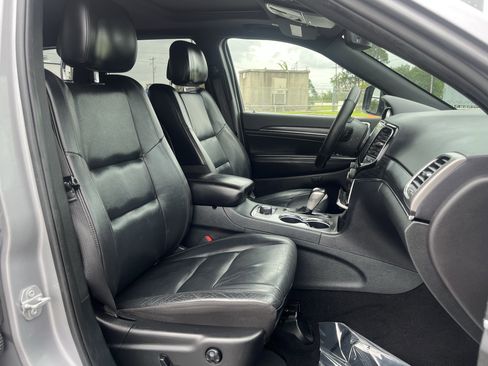 Used 2020 Jeep Grand Cherokee Limited AWD/4WD image 30