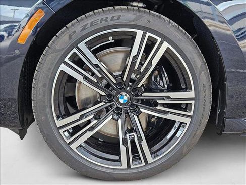 New 2025 BMW 760i xDrive image 9