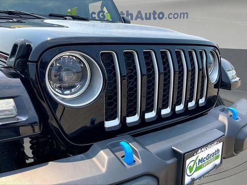 Used 2023 Jeep Wrangler Unlimited Sahara w/ Dual Top Group AWD/4WD image 32