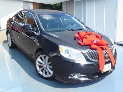 Used 2012 Buick Verano Leather FWD image 2