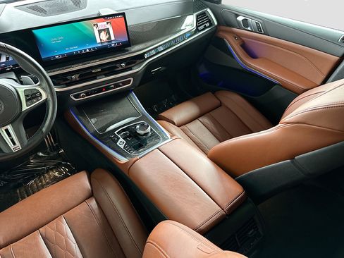 Used 2024 BMW X5 M60i image 25