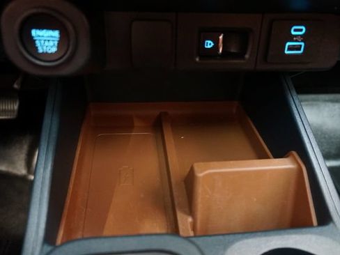Used 2022 Ford Maverick Lariat w/ Lariat Luxury Package FWD image 22