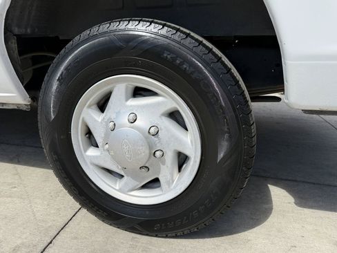 Used 2007 Ford E-250 and Econoline 250 RWD image 10