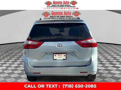 Used 2017 Toyota Sienna XLE image 5