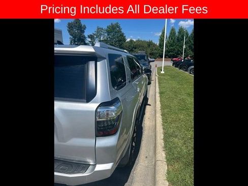 Used 2016 Toyota 4Runner SR5 AWD/4WD image 7