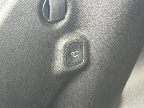 New 2026 Jeep Compass Limited image 21